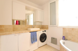 
                                                                                        Location
                                                                                         2 pièces meublé 42 m² très calme. Paris 7E 1.950 €