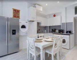 
                                                                                        Location
                                                                                         2 pièces meublé Paris 18è