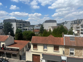 Location
2 pièces meublé refait neuf