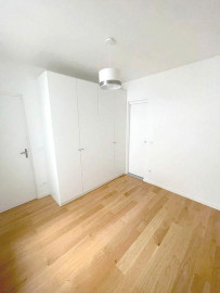 
                                                                                        Location
                                                                                         2 pièces non-meublé à Levallois