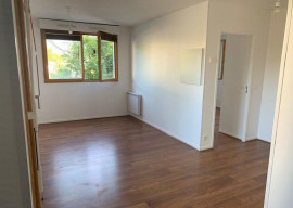 
                                                                                        Location
                                                                                         2 pièces quartier Signac à Montreuil