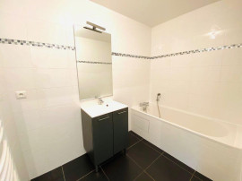
                                                                                        Location
                                                                                         2 pièces récent centre Alfortville