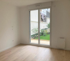 
                                                                                        Location
                                                                                         2 pièces + terrasses à louer à Vanves