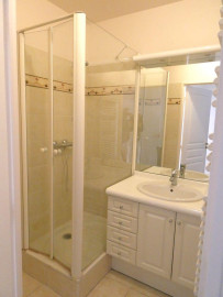 
                                                                                        Location
                                                                                         2 pièces très confortable et pratique