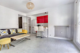 
                                                                                        Location
                                                                                         2 pièces très lumineux et fonctionnel avec balcon