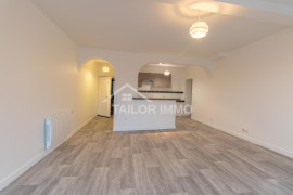 
                                                                                        Location
                                                                                         22 Grande rue St Marcellin - T2 - Etage 2