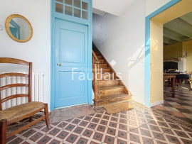 
                                                                                        Vente
                                                                                         25 minutes de la mer au milieu de 12 hectares