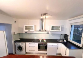 
                                                                                        Location
                                                                                         2P meublé 49m2 + jardin privatif 250m2 à Livry