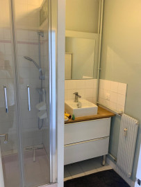 
                                                                                        Location
                                                                                         3 chambres de libres. dans un appartement de 54 m2