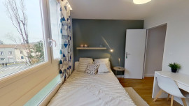 
                                                                                        Colocation
                                                                                         3 chambres disponibles en colocation