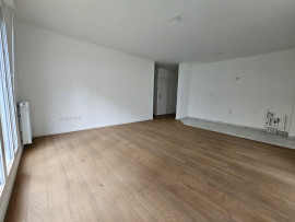 
                                                                                        Colocation
                                                                                         3 chambres dispos dans coloc neuve avec jardin