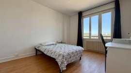 
                                                                                        Colocation
                                                                                         3 chambres spacieuses 16m² dans belle coloc 100m²
