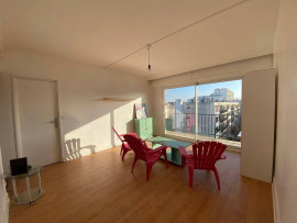 
                                                                                        Colocation
                                                                                         3 chambres spacieuses 16m² dans belle coloc 100m²