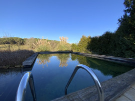
                                                                                        Vente
                                                                                         3 maisons/gîtes en pierre avec étang de baignade