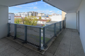 
                                                                                        Vente
                                                                                         3 pièces