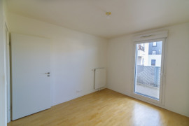 
                                                                                        Vente
                                                                                         3 pièces