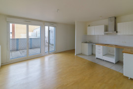 
                                                                                        Vente
                                                                                         3 pièces