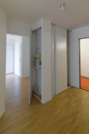 
                                                                                        Vente
                                                                                         3 pièces