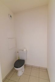 
                                                                                        Vente
                                                                                         3 pièces