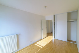 
                                                                                        Vente
                                                                                         3 pièces