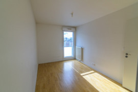 
                                                                                        Vente
                                                                                         3 pièces