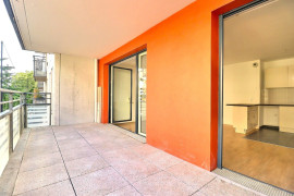 
                                                                                        Vente
                                                                                         3 pièces avec terrasse - centre ville - 2015