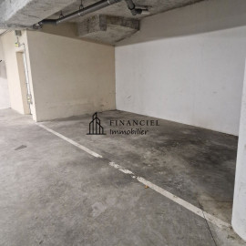 
                                                                                        Location
                                                                                         3 PIECES+CAVE+PARKING