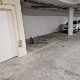 
                                                                                        Location
                                                                                         3 PIECES+CAVE+PARKING