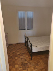 
                                                                                        Location
                                                                                         3 pièces quartier pavillonnaire proche centre vill