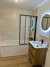 
                                                                                        Location
                                                                                         3 pièces rénové centre ville Rueil