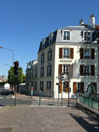 
                                                                                        Location
                                                                                         3 pièces rénové centre ville Rueil