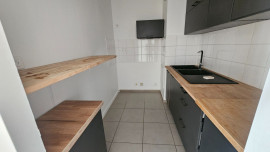 
                                                                                        Vente
                                                                                         3 PIECES TRES BON ETAT