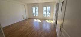 
                                                                                        Location
                                                                                         4/5 PIECES +2 PARKING+ CAVE + PETIT BALCON