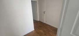 
                                                                                        Location
                                                                                         4/5 PIECES +2 PARKING+ CAVE + PETIT BALCON