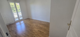 
                                                                                        Location
                                                                                         4/5 PIECES +2 PARKING+ CAVE + PETIT BALCON