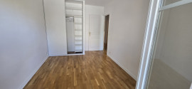 
                                                                                        Location
                                                                                         4/5 PIECES +2 PARKING+ CAVE + PETIT BALCON