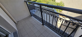 
                                                                                        Location
                                                                                         4/5 PIECES +2 PARKING+ CAVE + PETIT BALCON