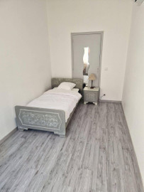 
                                                                                        Location
                                                                                         4 Pieces 93m² Climatisé