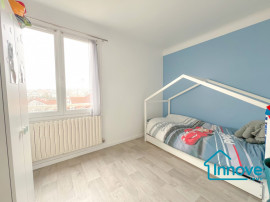 Vente
4 PIÈCES LUMINEUX 67 m² BOX & CAVE