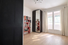 
                                                                                        Vente
                                                                                         4 Pièces Lumineux de 82m² avec Jardin 141m²