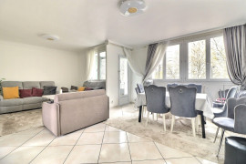 
                                                                                        Vente
                                                                                         4 pièces sans travaux - métro - 66m²