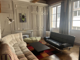 
                                                                                        Location
                                                                                         47 m2 de  charme près Terreaux