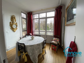 Vente
5 pièces, 3 chambres, balcon filant