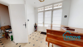 Vente
5 pièces, 3 chambres, balcon filant