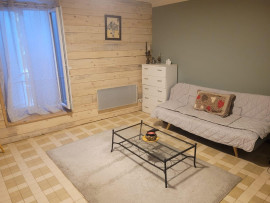 
                                                                                        Location
                                                                                         50. M² lumineux, centre-ville d’Apt.