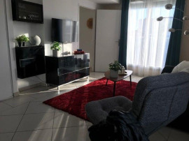 
                                                                                        Location
                                                                                         62m² rooftop ac jacuzzi  vue imprenable LYON