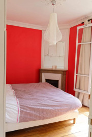 Location
67m charming apartment in Montmartre Area (2 bedrooms & Living room) (loyer tout inclus)