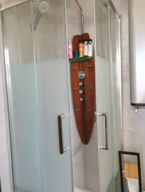 Location
À 10 minutes à pied de Paris - Charmant studio avec vue imprenable sur la Tour Eiffel & les toits de Paris (loyer tout inclus)