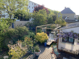 
                                                                                        Location
                                                                                         A LA MAISON COMME A l'HOTEL. IDEAL CONSULTANTS