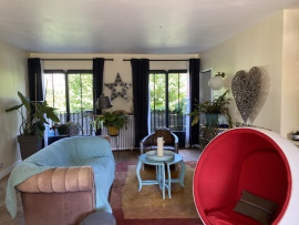 
                                                                                        Location
                                                                                         A LA MAISON COMME A l'HOTEL. IDEAL CONSULTANTS